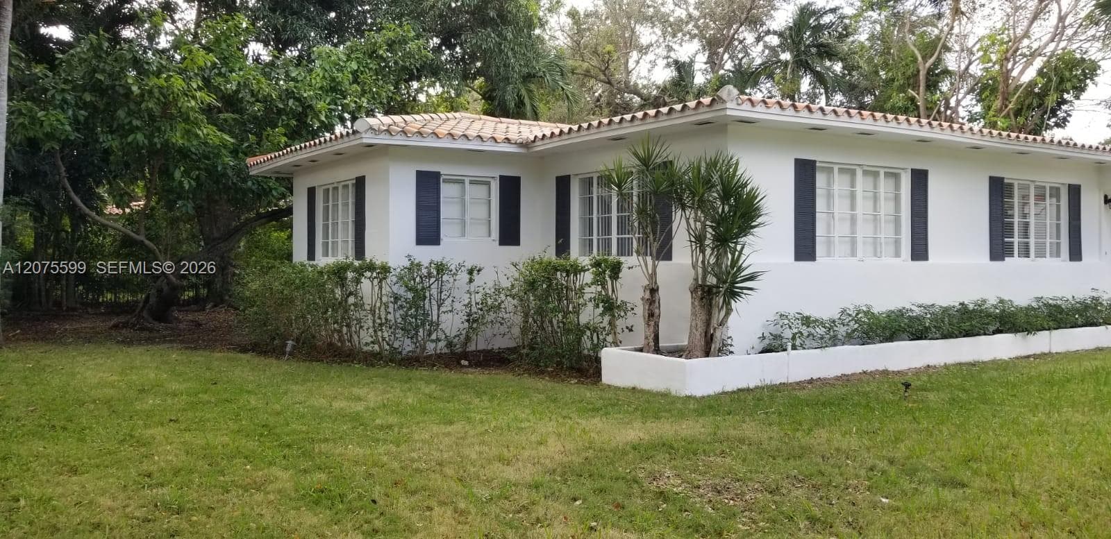 702 Tibidabo Ave photo 16