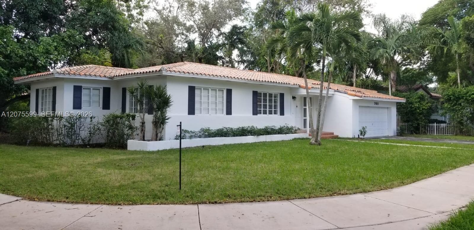702 Tibidabo Ave photo 1