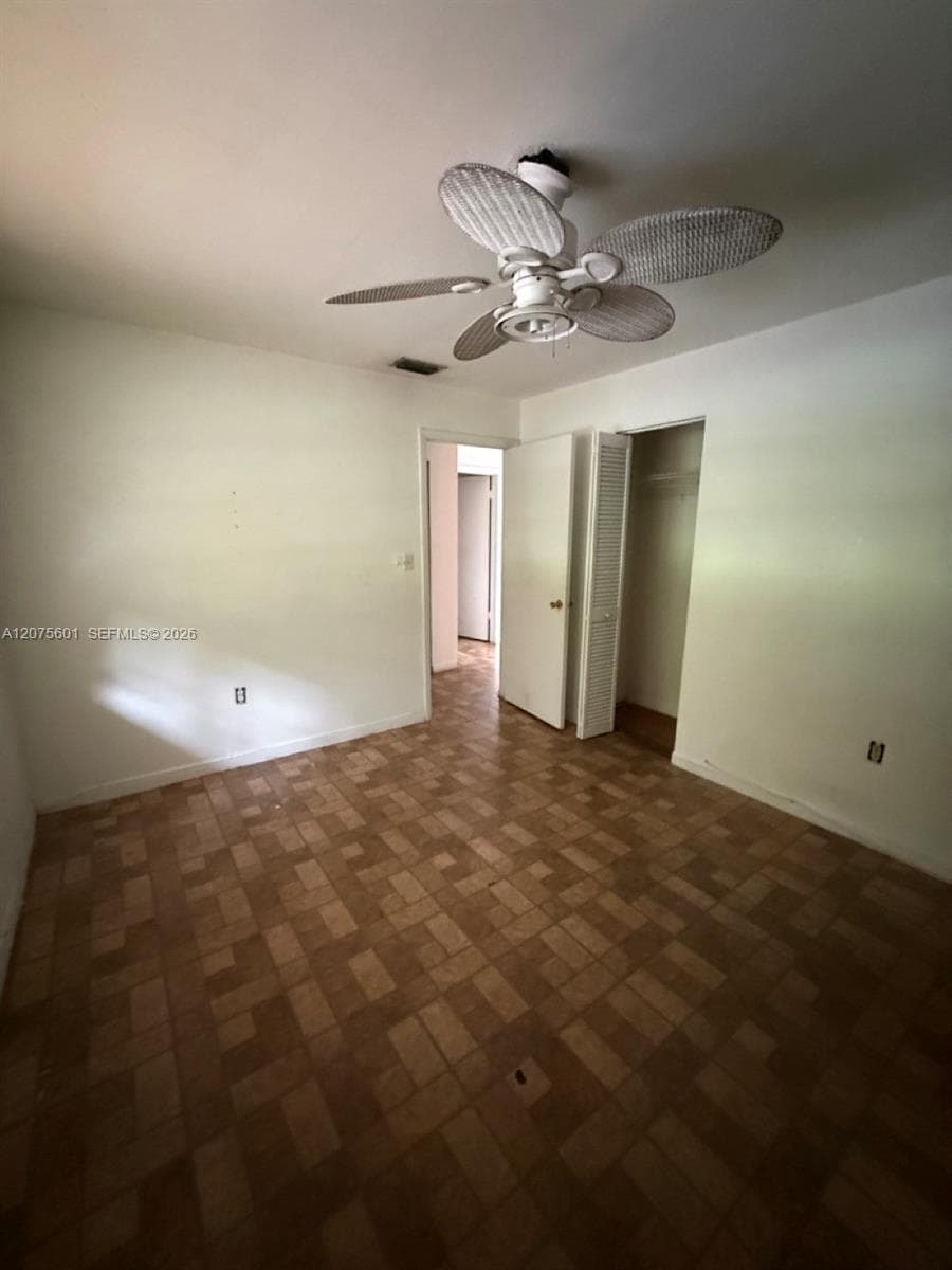 LAKE & TENNIS VILLAS PH 1 · #924 in Miami - Photo 8
