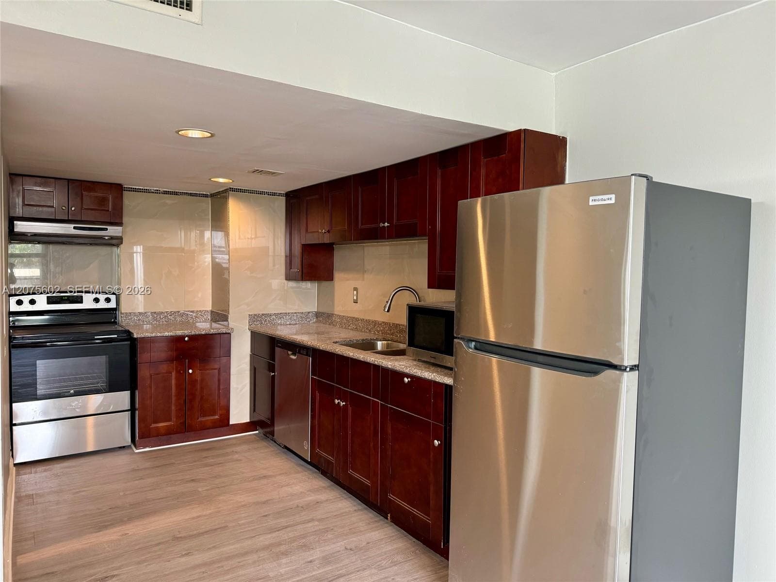CRISTAL SHORES CONDO · #15 in North Miami Beach - Photo 4