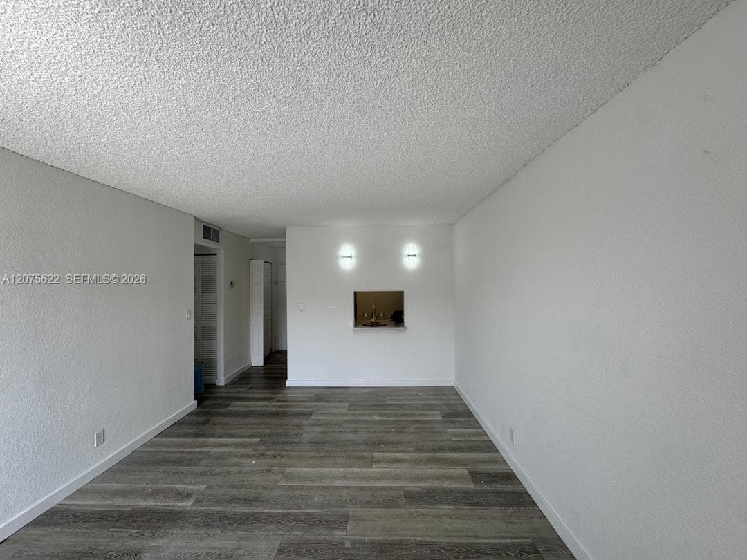 YOLANDA VILLAS · #709E in Miami - Photo 7