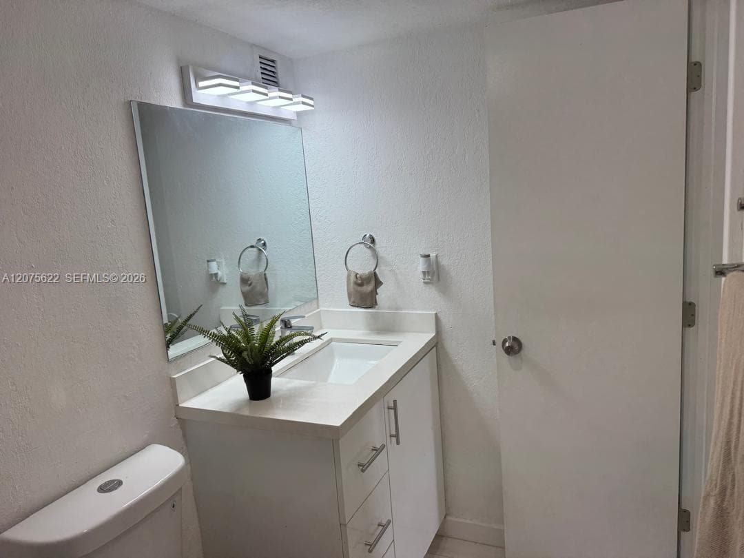 YOLANDA VILLAS · #709E in Miami - Photo 8