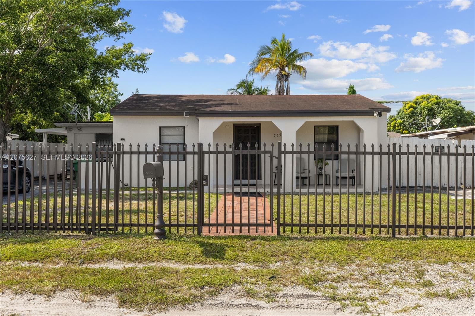 755 Harem Ave photo 6