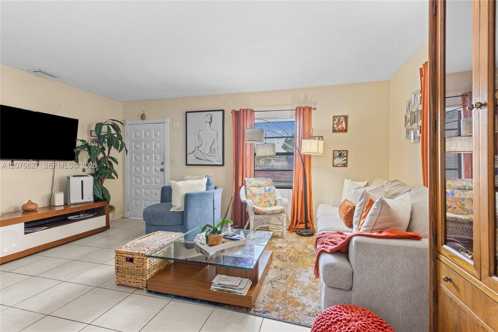 755 Harem Ave photo 3