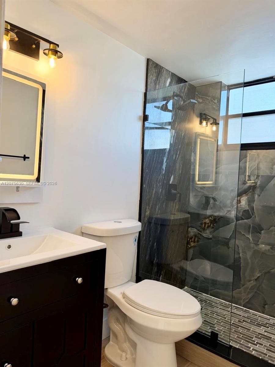 HALF MOON TOWERS CONDO · #413 in Miami - Photo 2