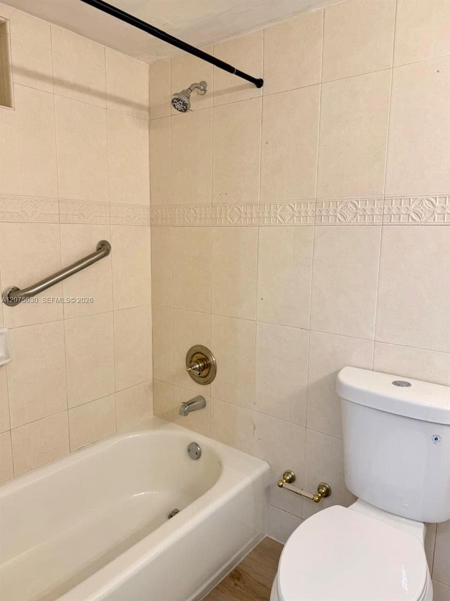 HALF MOON TOWERS CONDO · #413 in Miami - Photo 12