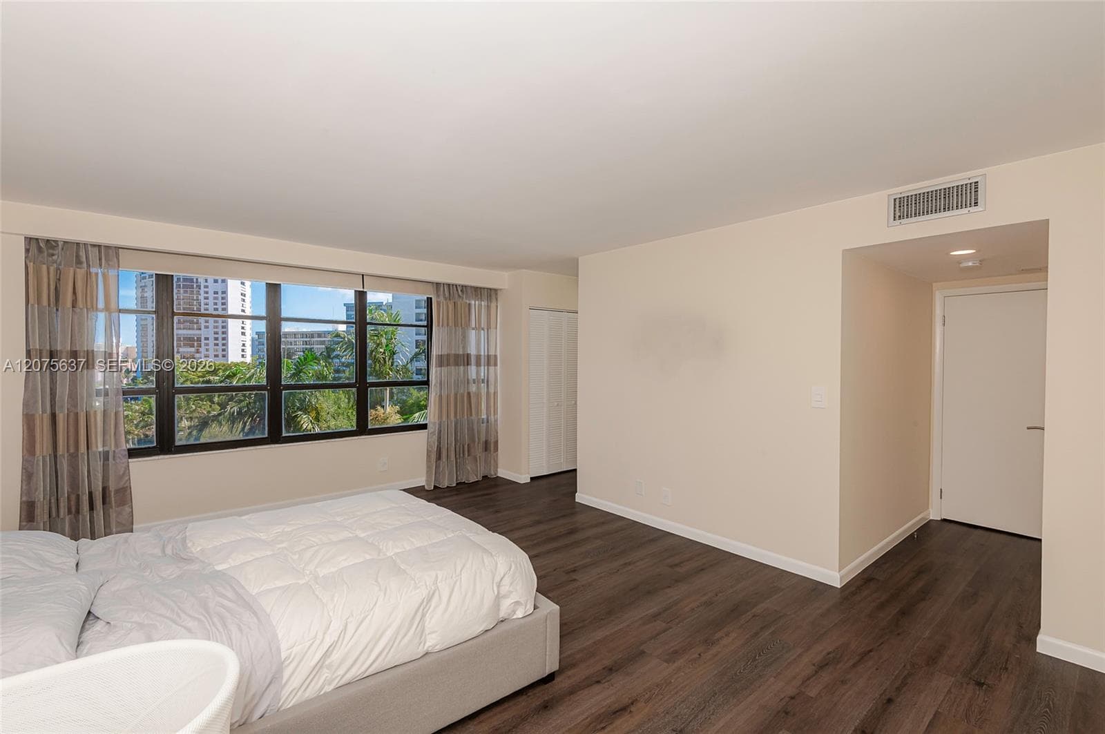 OLYMPUS CONDO · #521 in Hallandale Beach - Photo 18