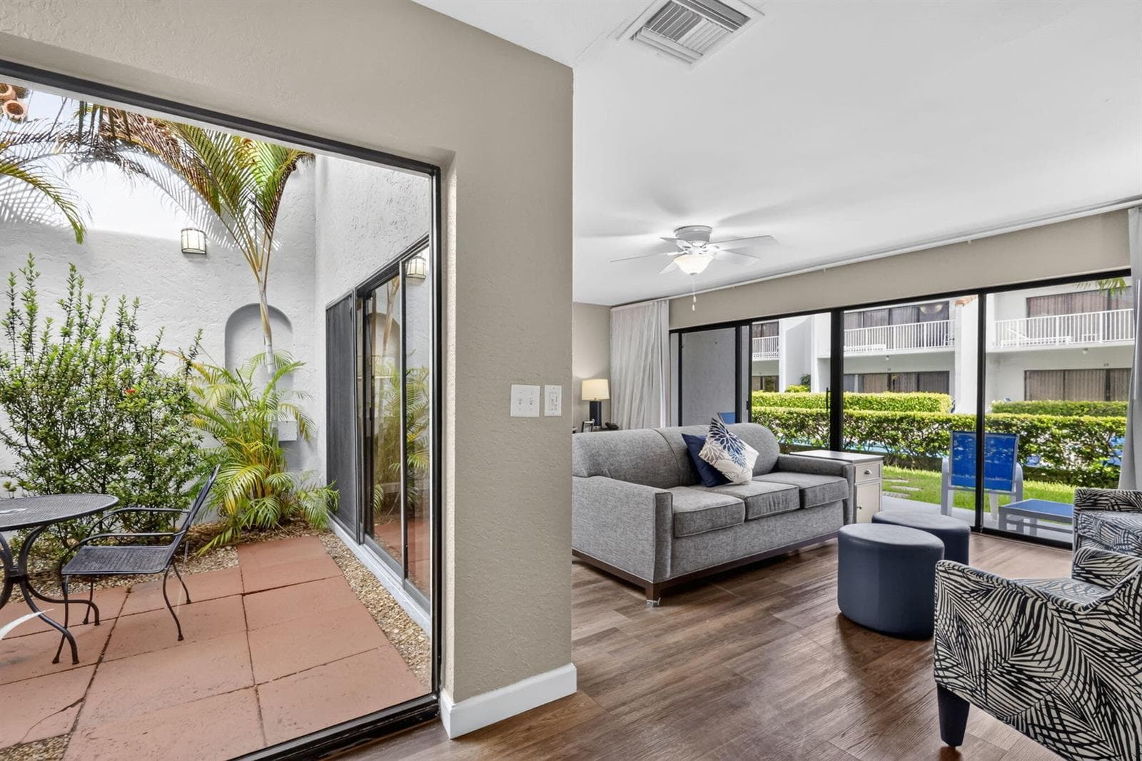 Dining w/ outdoor Patio