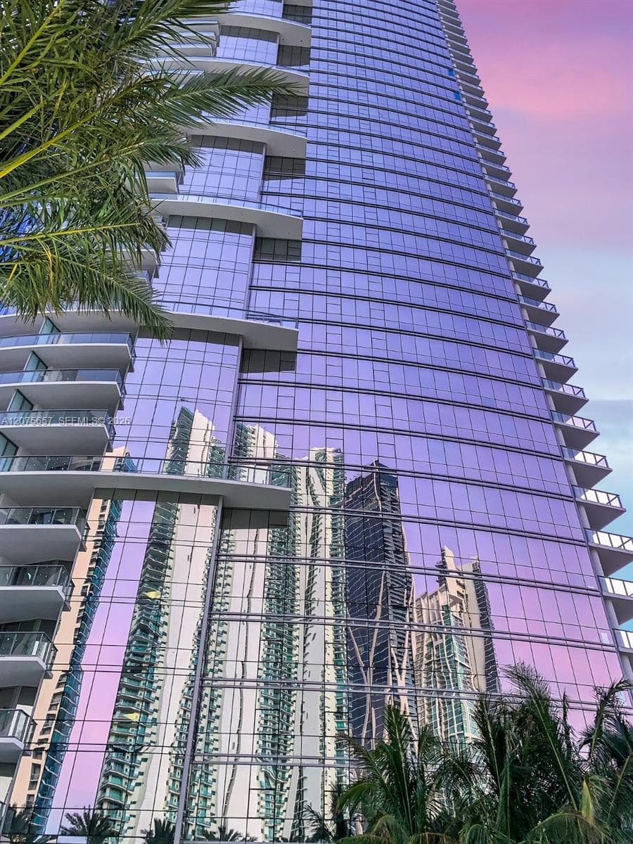 Paramount Miami Worldcenter · #2107 in Miami - Photo 55