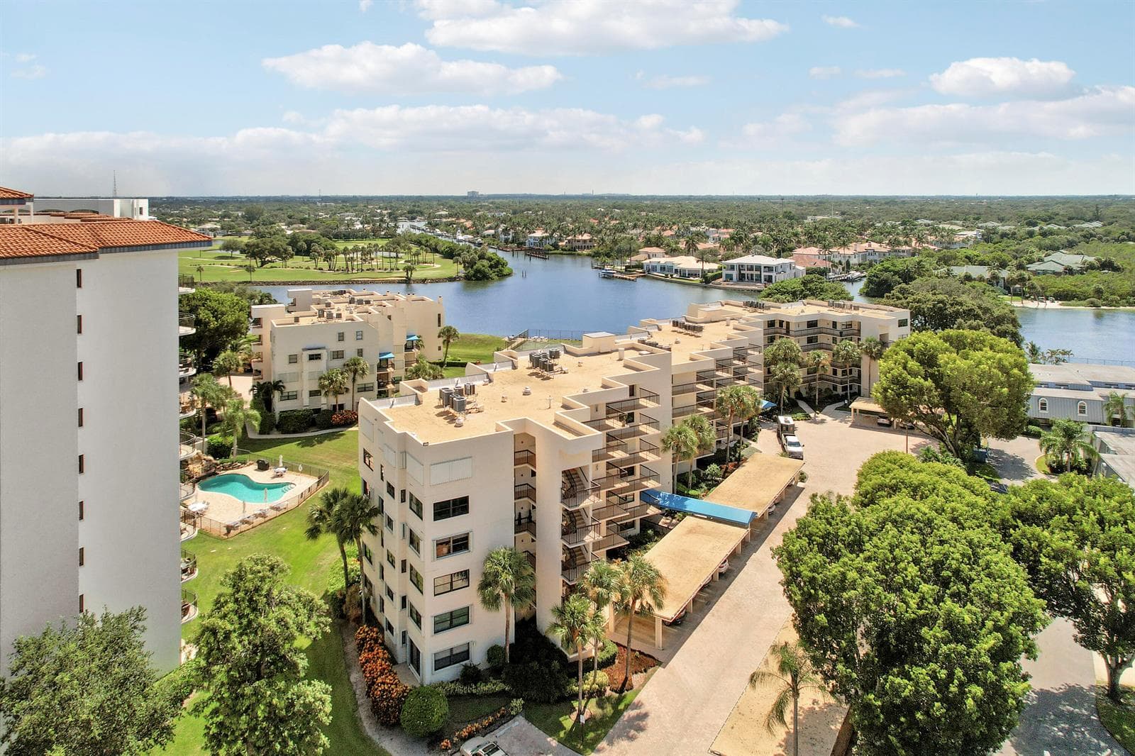 372 Golfview Rd 403