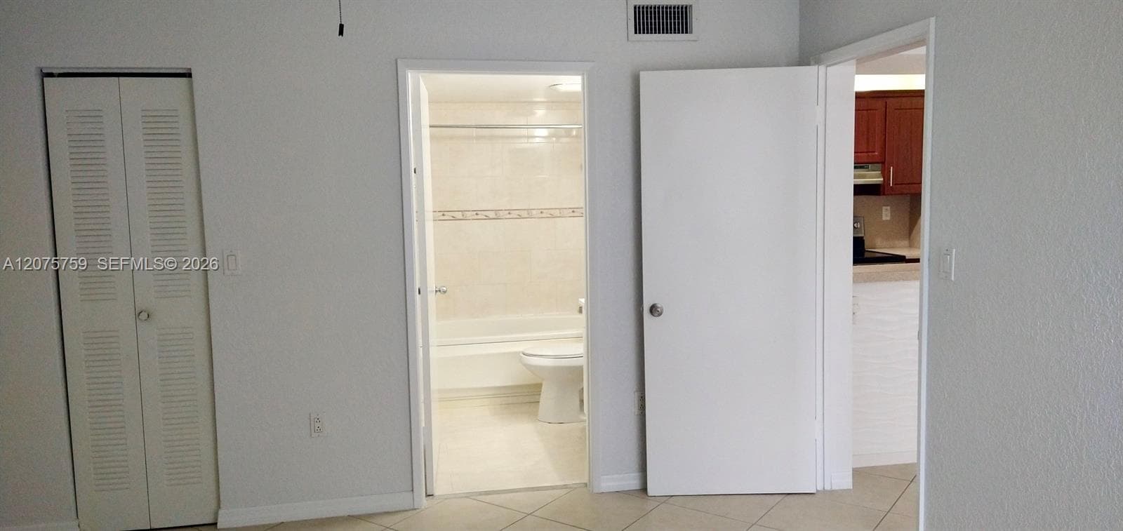 LAS BRISAS COUNTRY CLUB · #F310 in Hialeah - Photo 6
