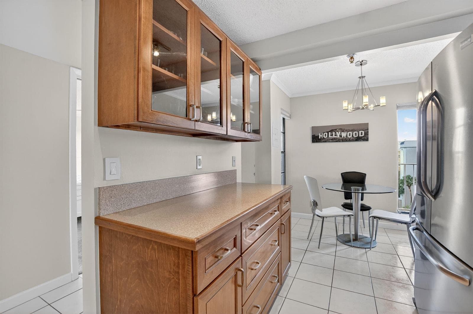 Eat-in Kitchen