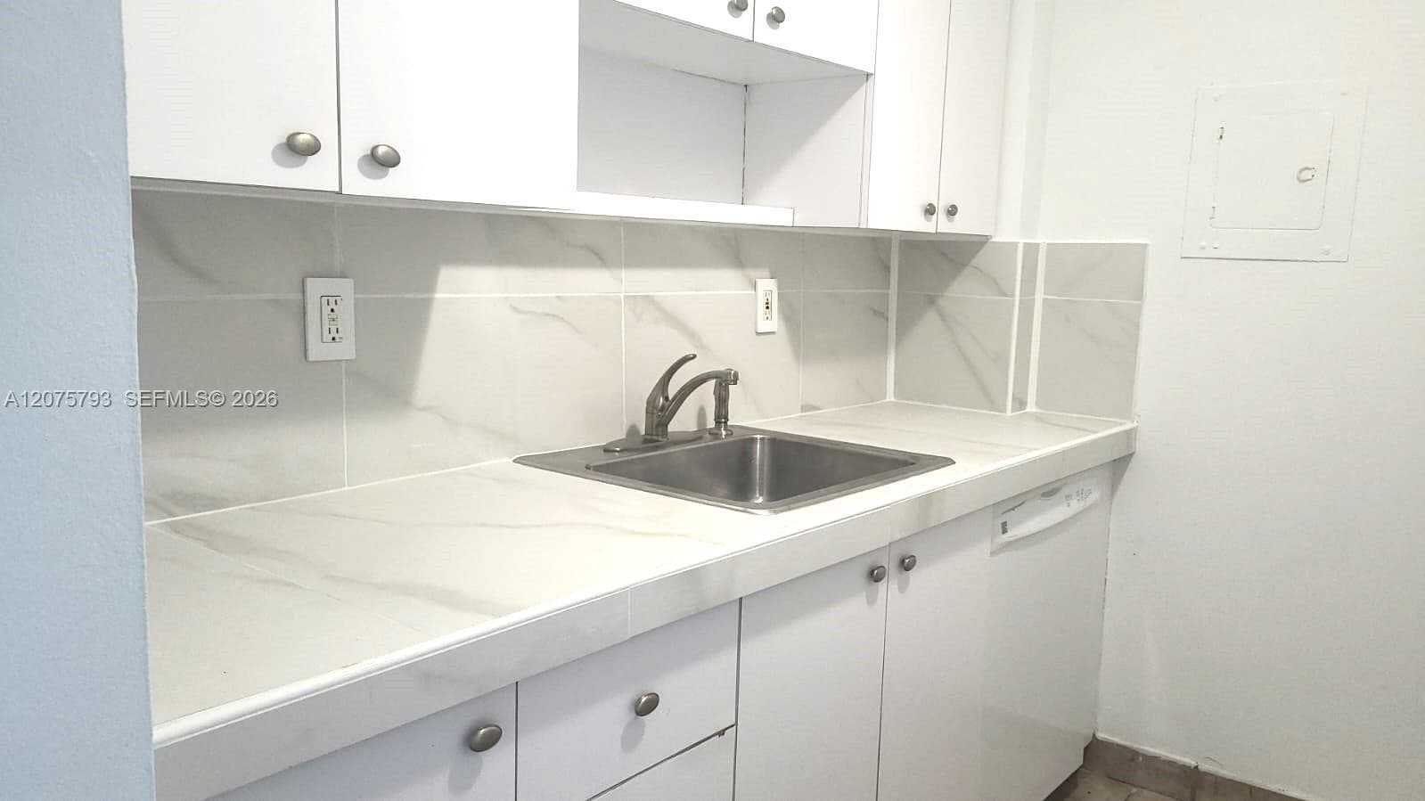 WATERSIDE TOWERS CONDO · #206 in North Miami - Photo 4
