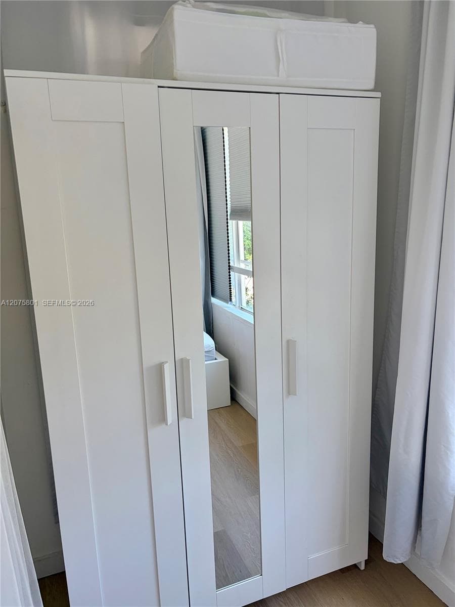 2nd bedroom closet