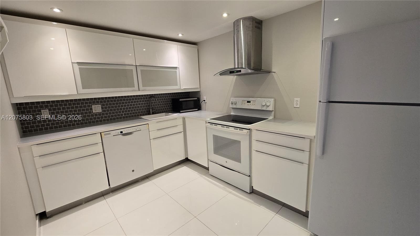 OLYMPUS CONDO · #2317 in Hallandale Beach - Photo 14