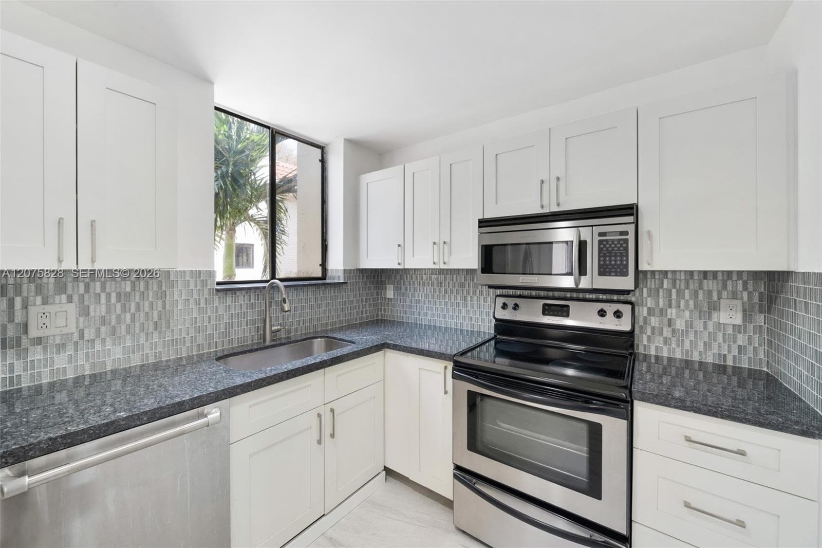 1401 NE 9th St #26 photo 1