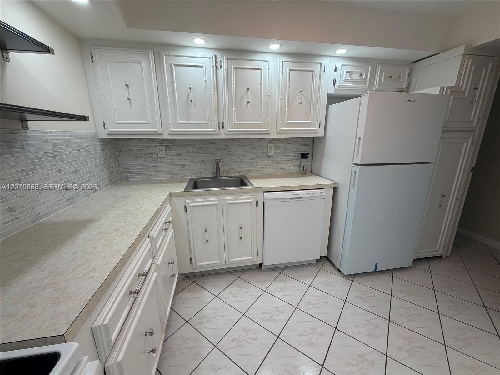 DESOTO PARK CONDO · #407 in Hallandale Beach - Photo 6