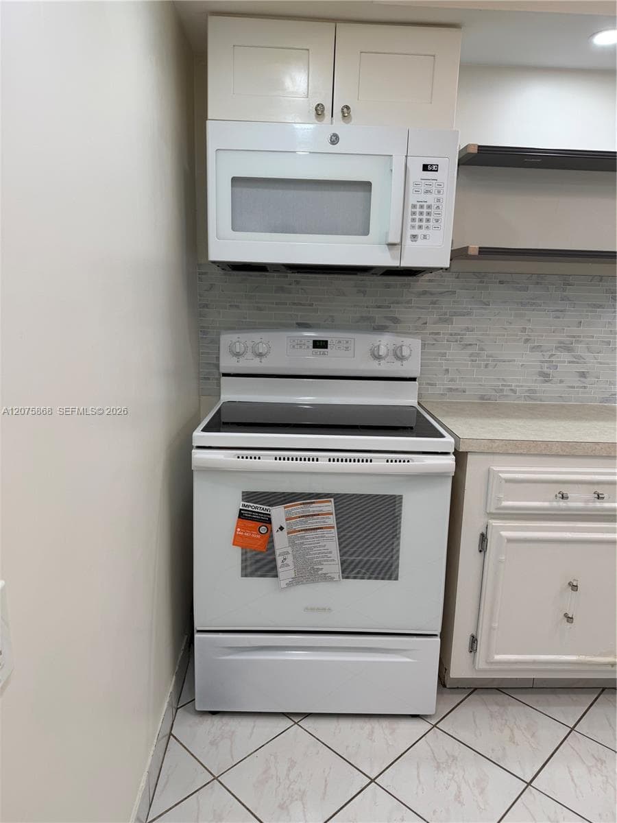 DESOTO PARK CONDO · #407 in Hallandale Beach - Photo 8