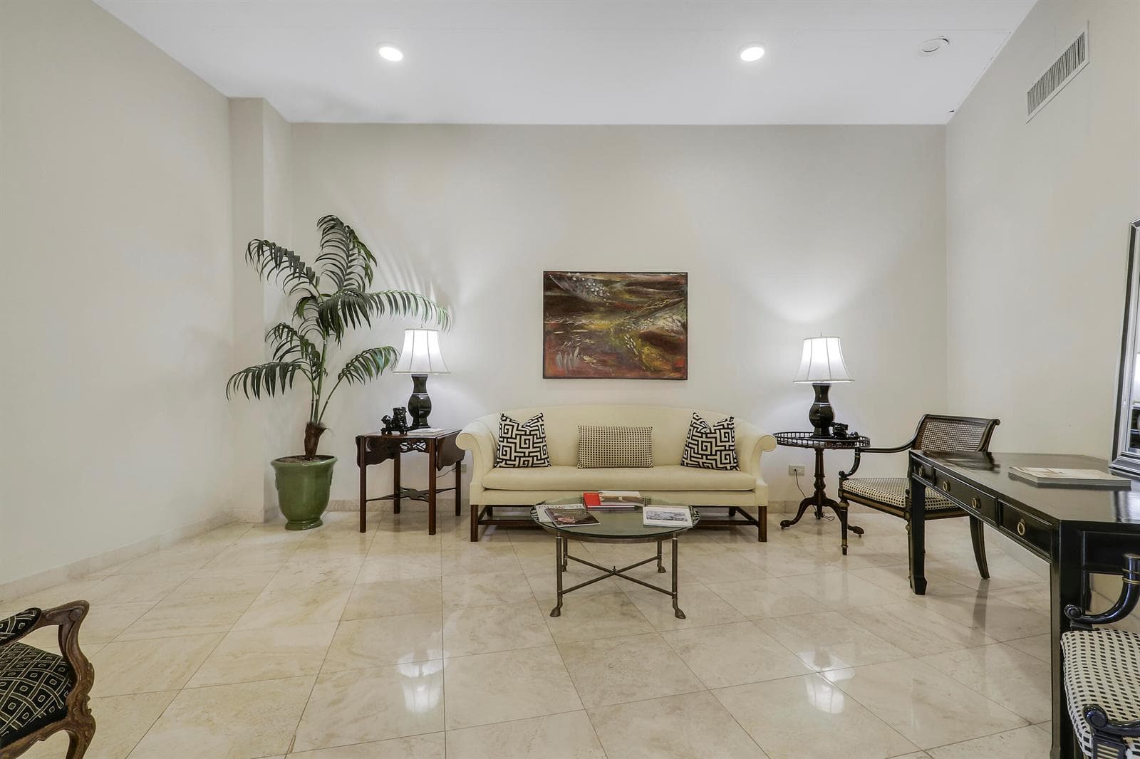 2800 N Flager Dr Lobby