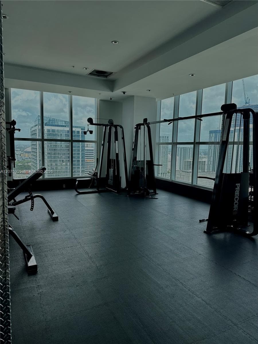 Loft Downtown II · #915 in Miami - Photo 25