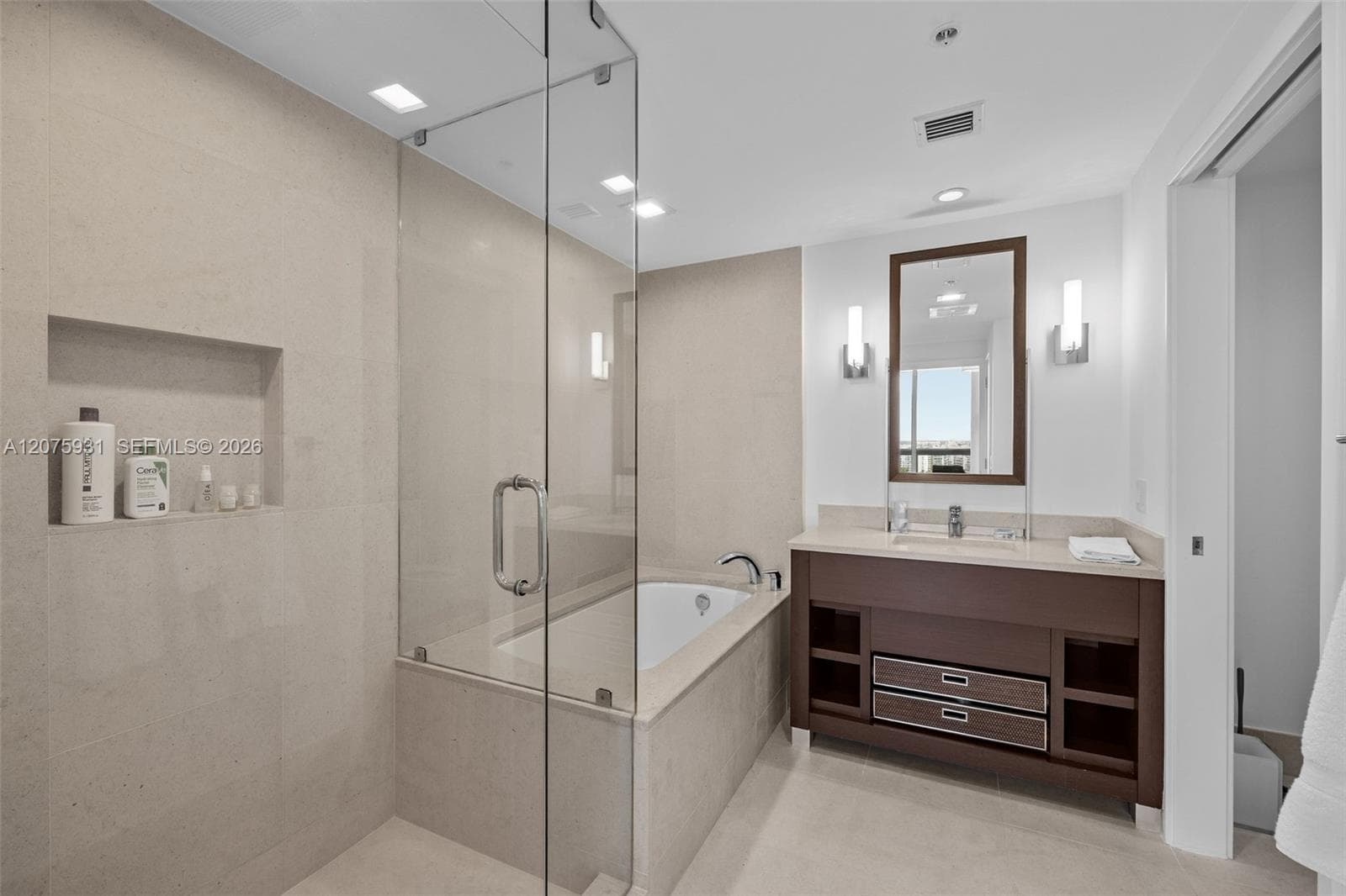 Carillon Miami Beach · #1602 in Miami Beach - Photo 28