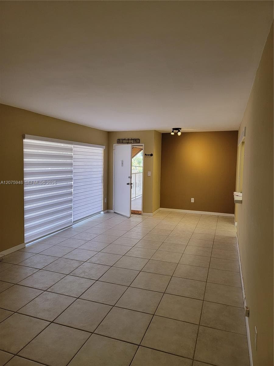 DORAL GARDENS CONDO · #2G in Doral - Photo 4