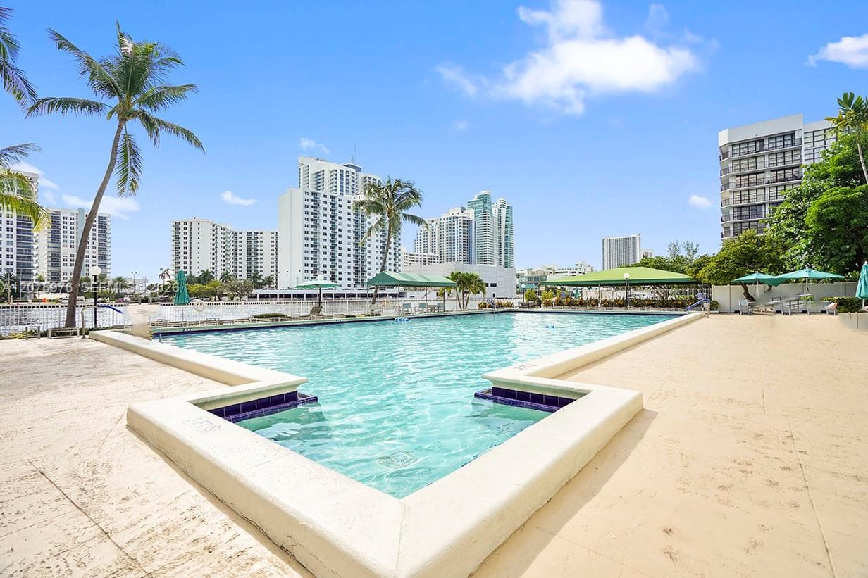 OCEANVIEW PARK CONDO · #909 in Hallandale Beach - Photo 43