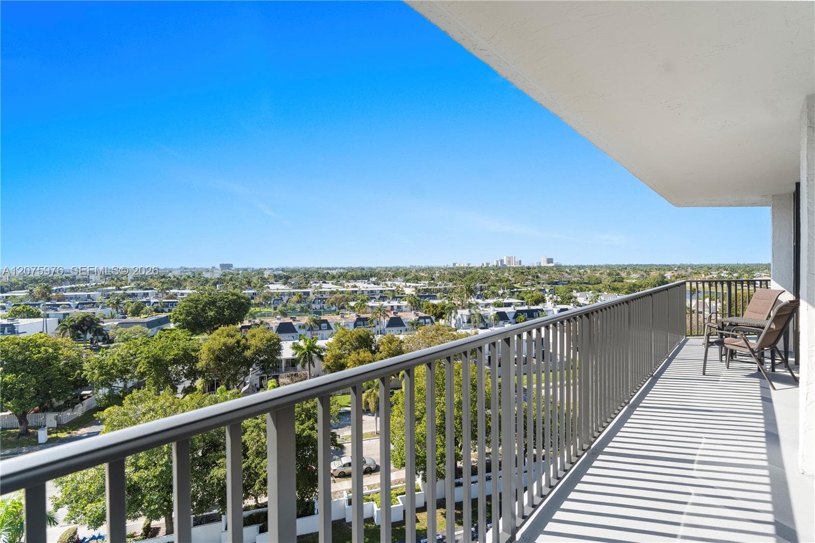 OCEANVIEW PARK CONDO · #909 in Hallandale Beach - Photo 32