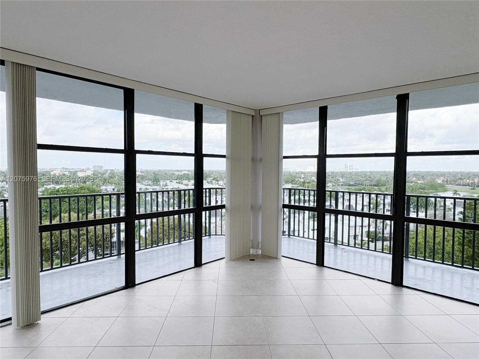 OCEANVIEW PARK CONDO · #909 in Hallandale Beach - Photo 5