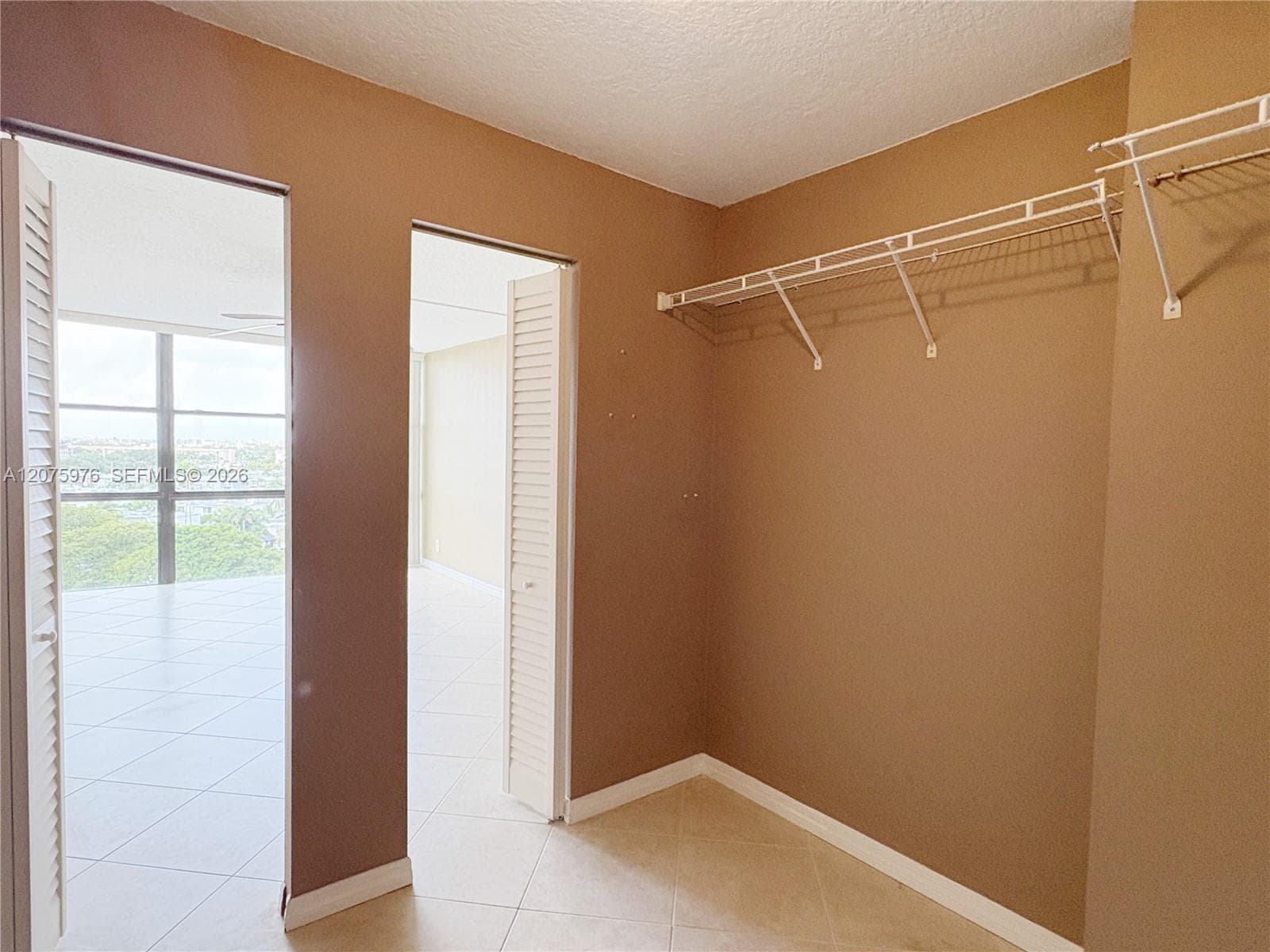OCEANVIEW PARK CONDO · #909 in Hallandale Beach - Photo 24