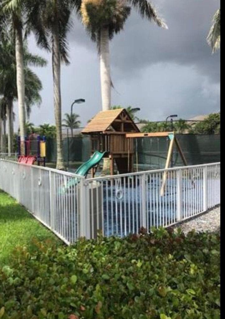 LAS BRISAS AT DORAL CONDO · #105 in Doral - Photo 21