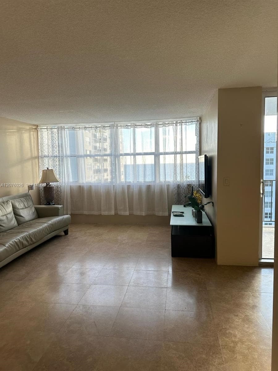 TRAFALGAR TOWERS CONDOMIN · #1008 in Hollywood - Photo 8
