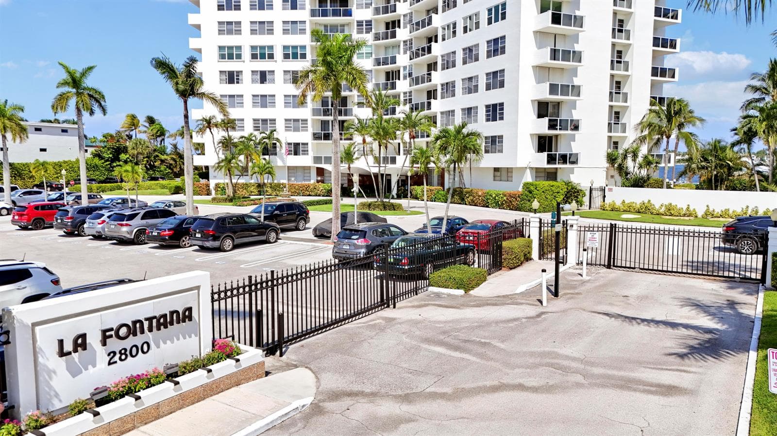 Gated Entry & Doorperson