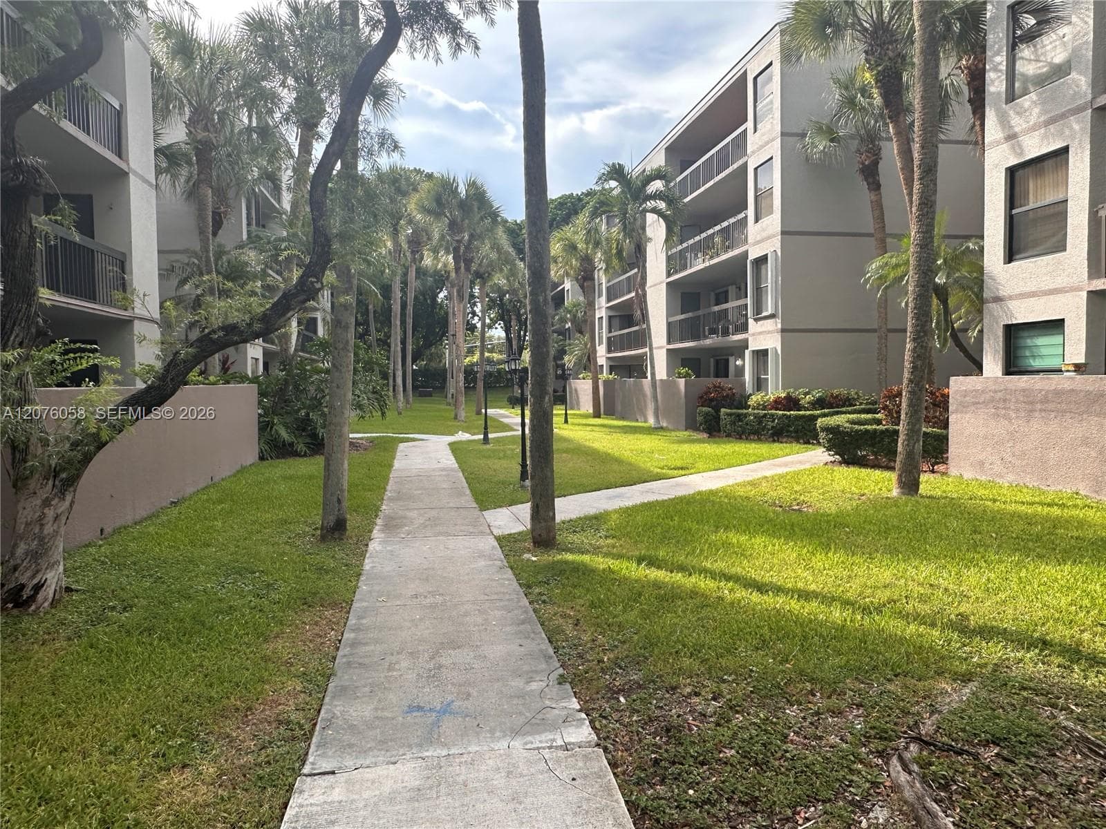CALUSA CLUB VILG BLDG D N · #401DN in Miami - Photo 2