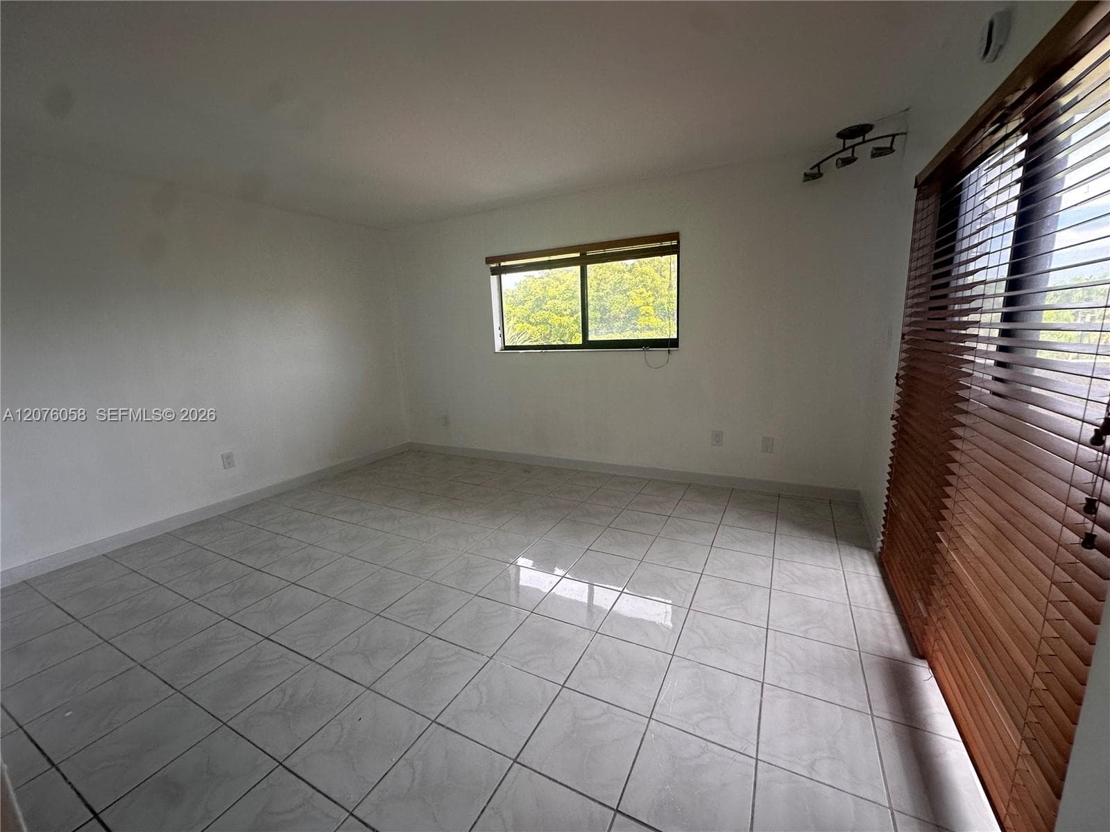 CALUSA CLUB VILG BLDG D N · #401DN in Miami - Photo 20