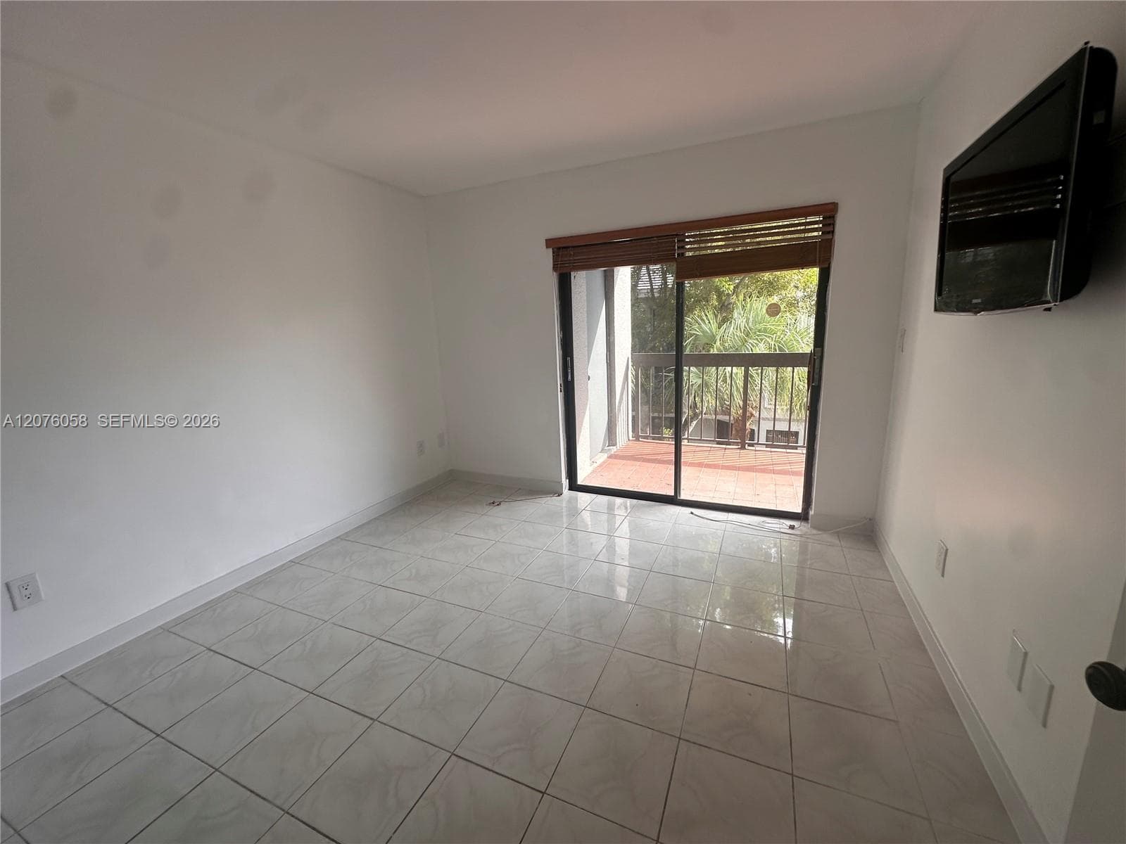 CALUSA CLUB VILG BLDG D N · #401DN in Miami - Photo 24