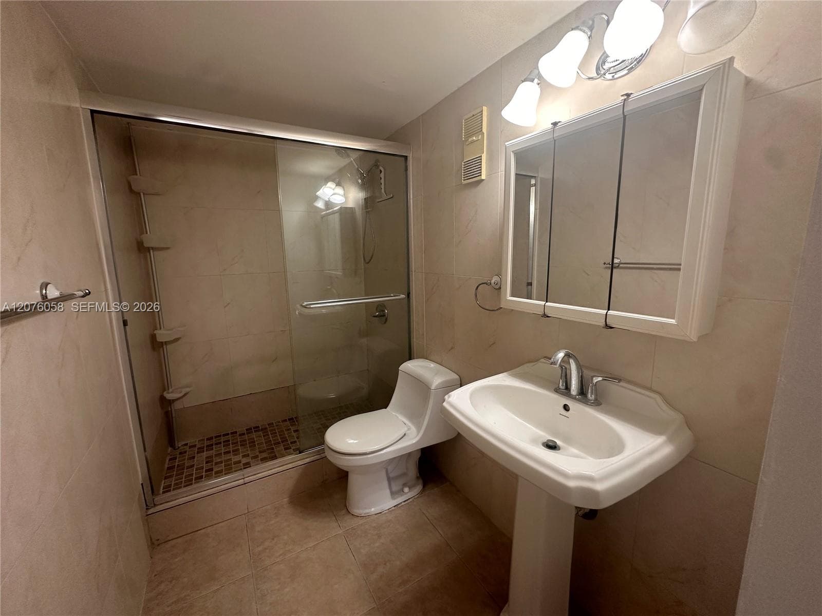 CALUSA CLUB VILG BLDG D N · #401DN in Miami - Photo 25