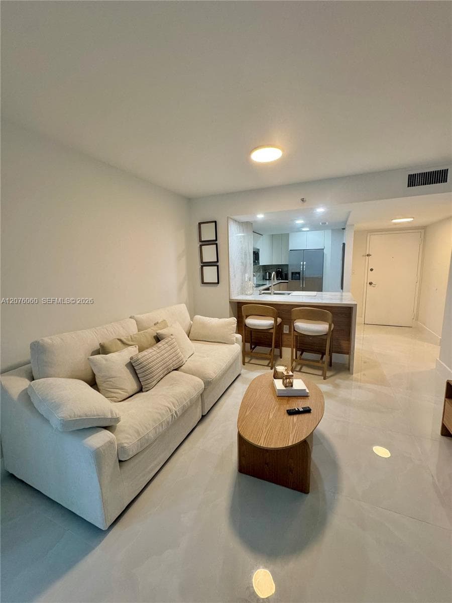 MADISON DOWNTOWN CONDO · #E-1201 in Miami - Photo 6