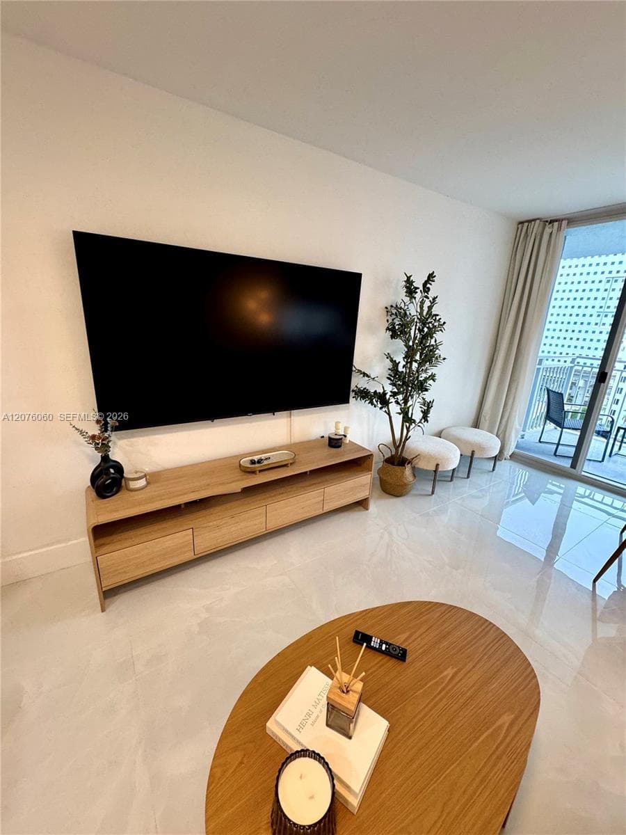 MADISON DOWNTOWN CONDO · #E-1201 in Miami - Photo 3