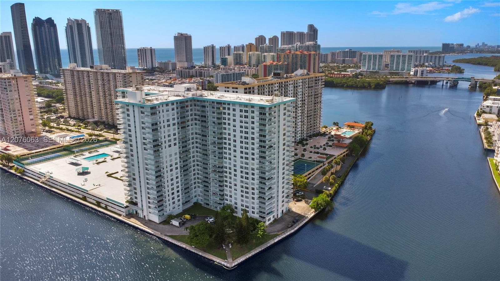 WINSTON TOWERS 500 · #901 in Sunny Isles Beach - Photo 32