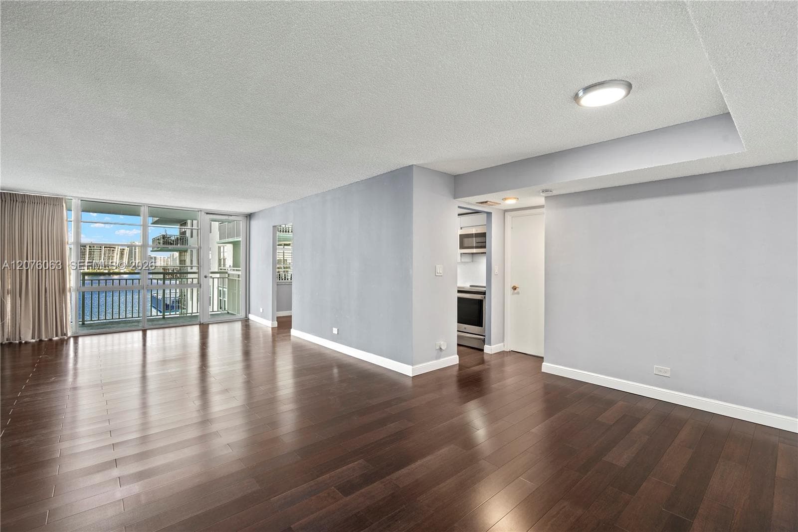WINSTON TOWERS 500 · #901 in Sunny Isles Beach - Photo 4