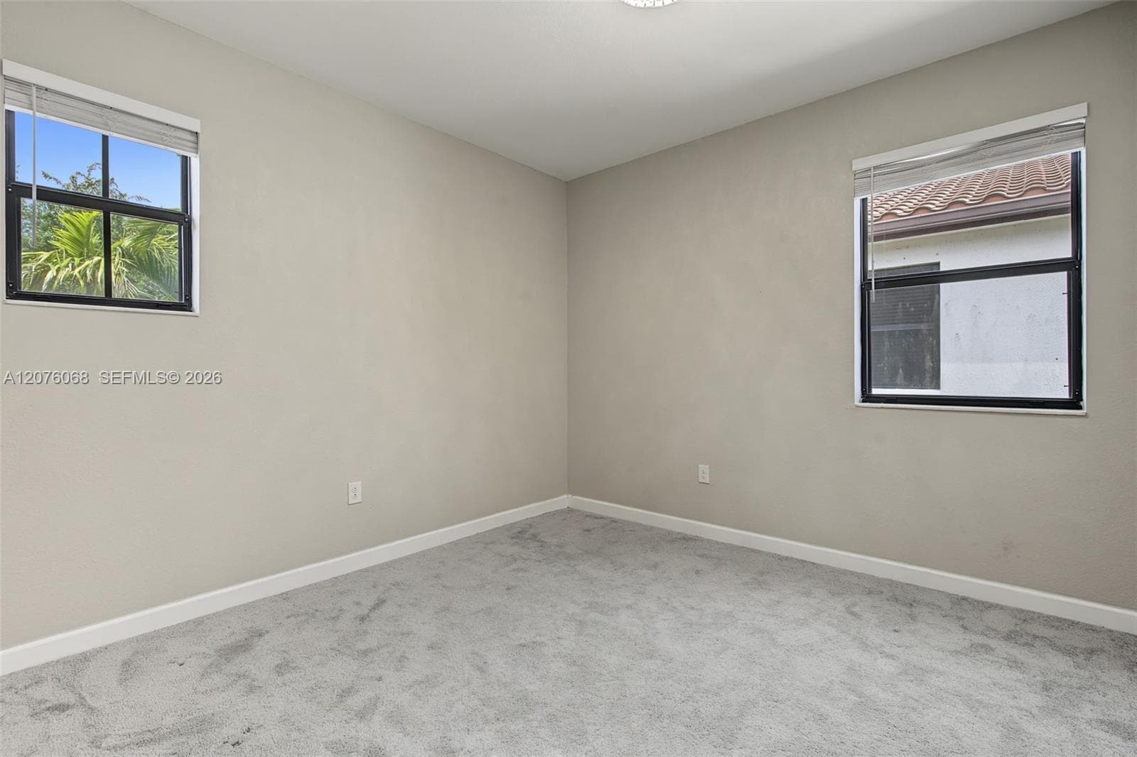 633 SE 35th Ter photo 30