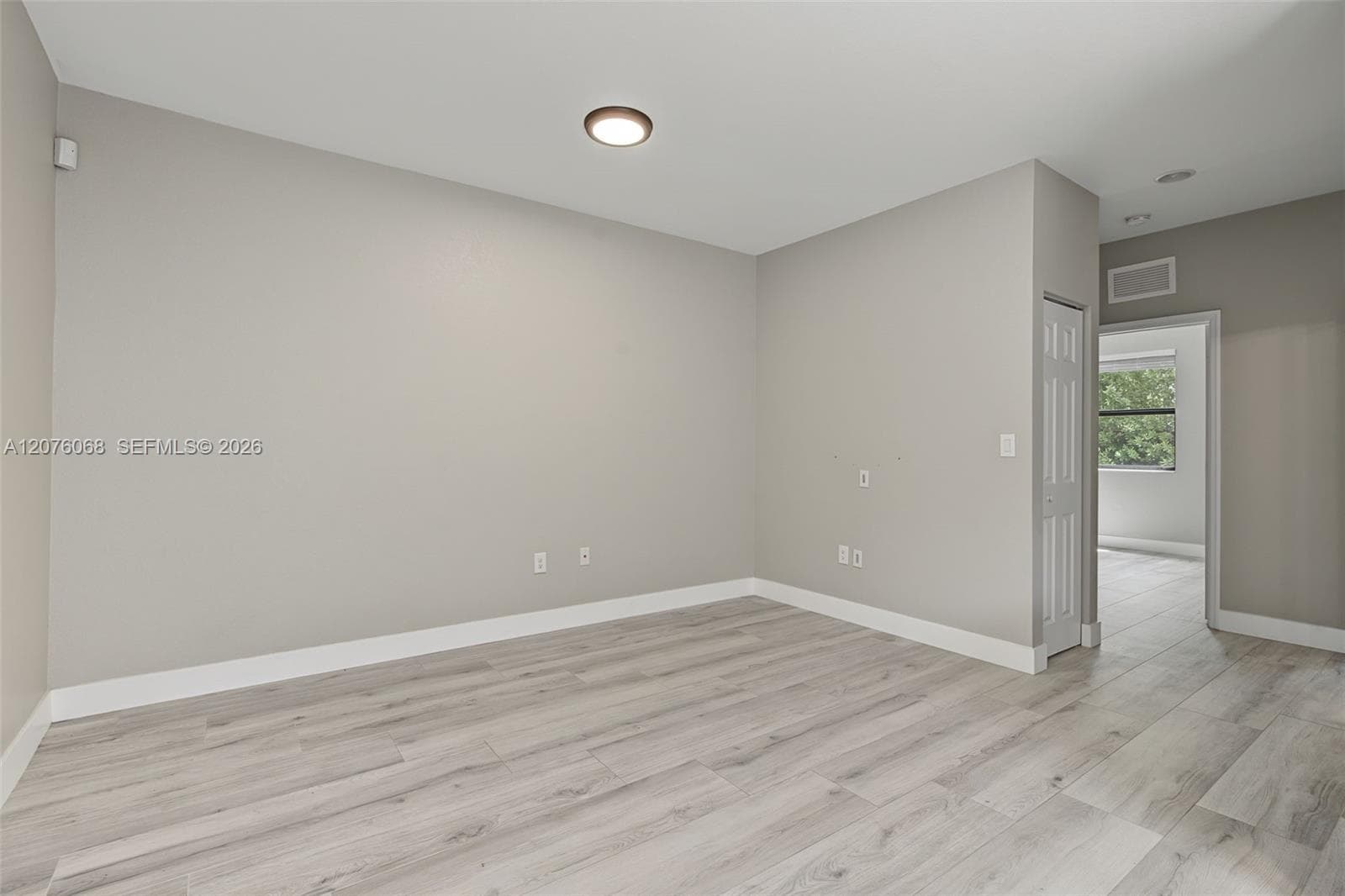 633 SE 35th Ter photo 21