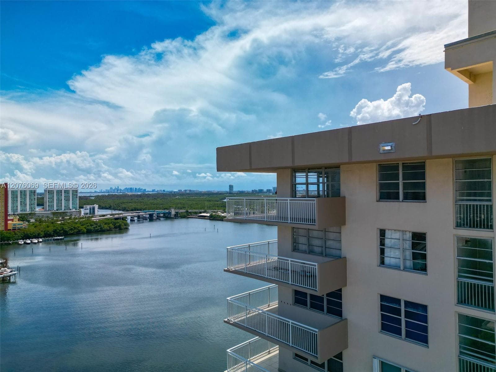 WINSTON TOWERS 100 · #2304 in Sunny Isles Beach - Photo 7