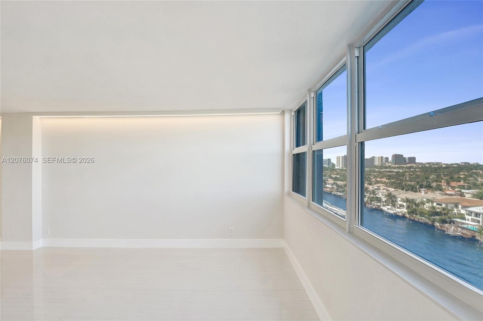 TRAFALGAR TOWERS · #1205 in Hollywood - Photo 20