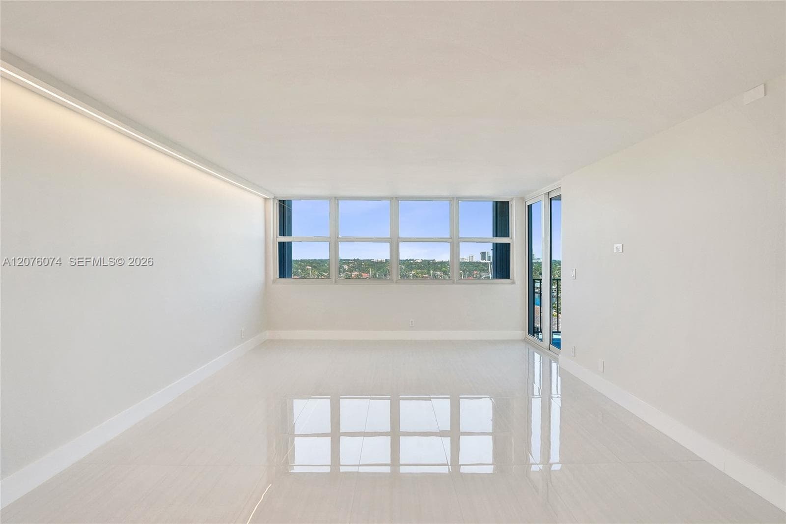 TRAFALGAR TOWERS · #1205 in Hollywood - Photo 14