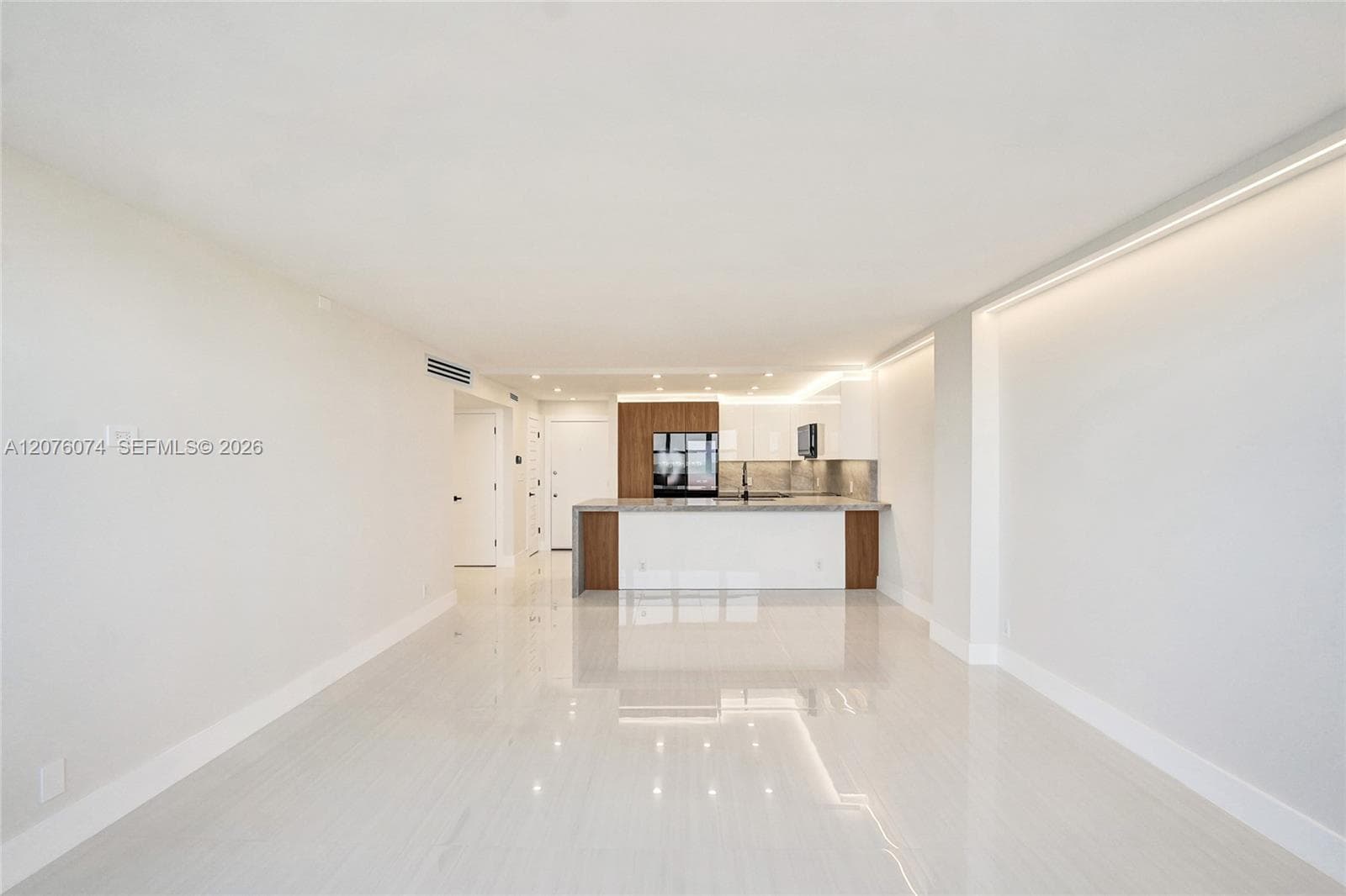 TRAFALGAR TOWERS · #1205 in Hollywood - Photo 18