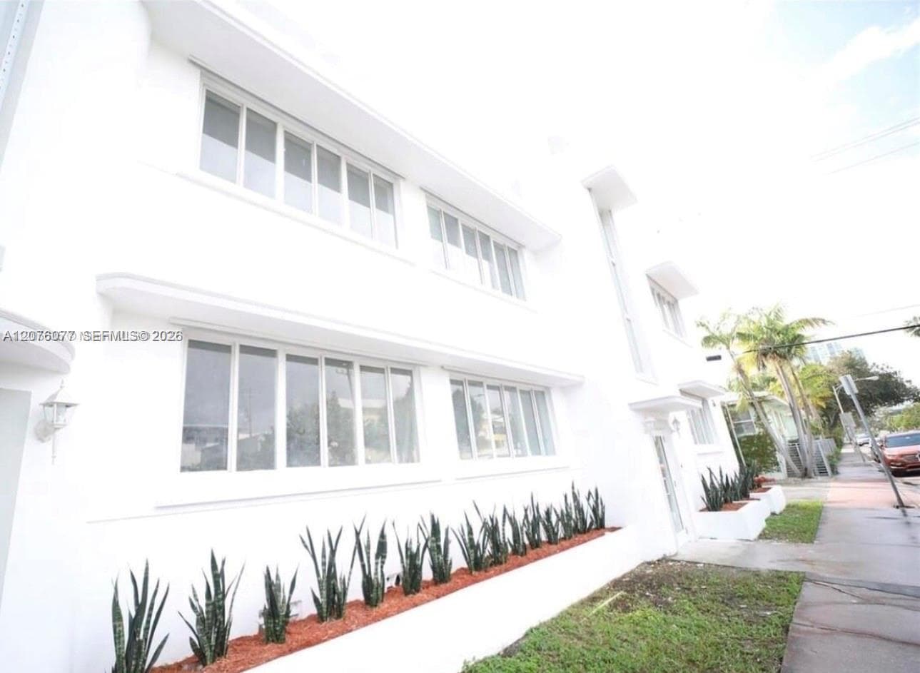 FIRST DECO CONDO · #106 in Miami Beach - Photo 2