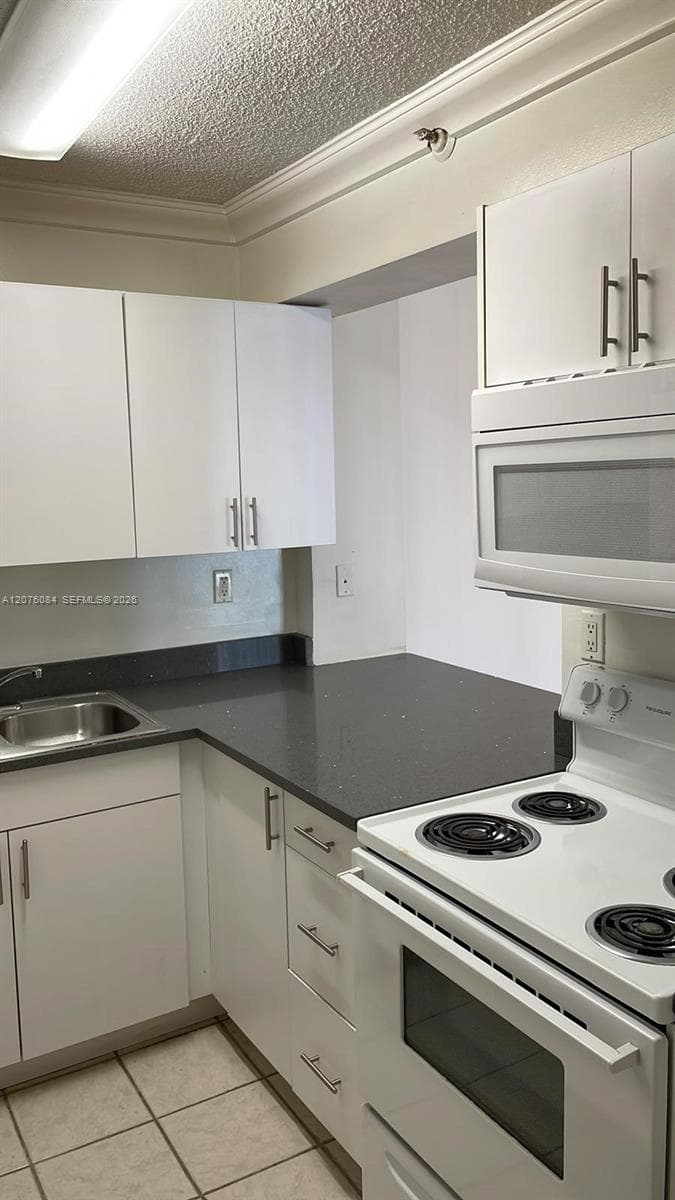 BRICKELL VIEW CONDO · #609 in Miami - Photo 5