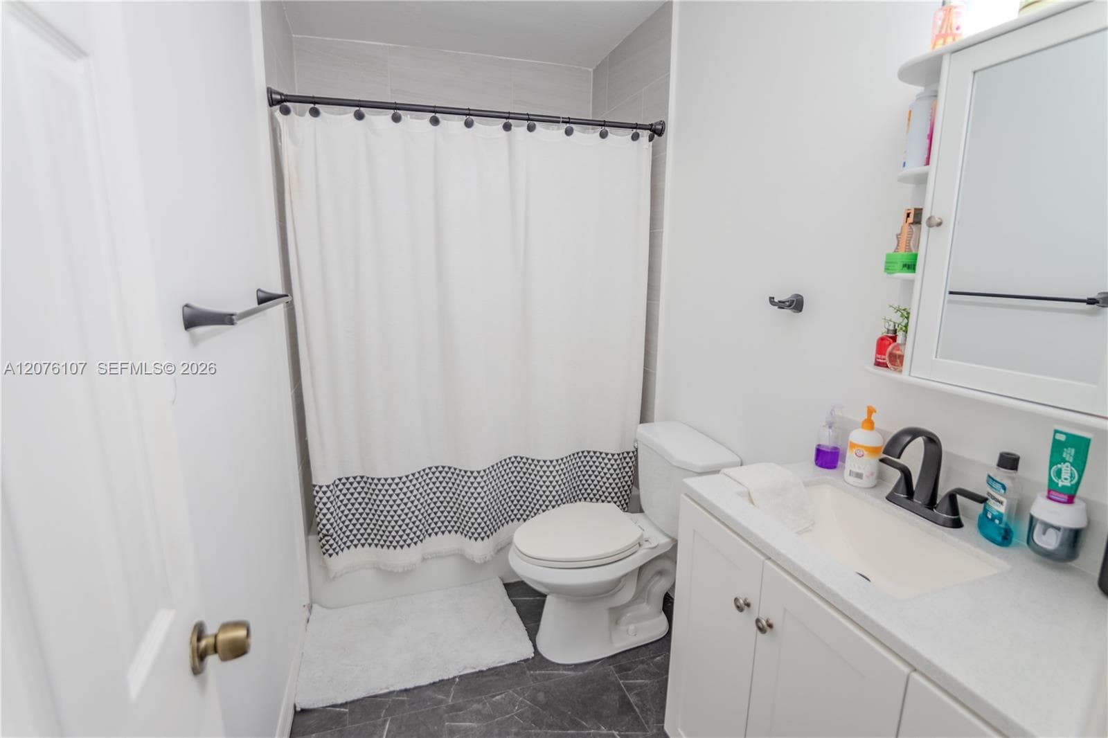 2530 Rodman photo 17